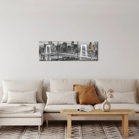 Tablou - Orașul mare cu turnul galben (cu ceas) (90x30 cm)