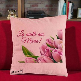 Cadou de Onomastica - Perna Personalizata La Multi Ani Maria Lalele, 40x40 cm, Roz, Husa Detasabila, Perna Inclusa, BEKZ®