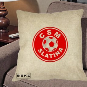 Perna Personalizata CSM Slatina Fotbal, 40x40 cm, Crem, Husa Detasabila, Perna Inclusa, BEKZ®