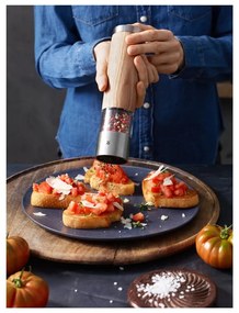 Râșniță electrică din lemn de stejar pentru piper și sare WMF, înălțime 21,5 cm