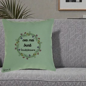 Cadou pentru Invatatoare - Perna Personalizata Cea mai Buna Invatatore cu Coronita Florala Colorata, 40x40 cm, Verde, Husa Detasabila, Perna Inclusa, BEKZ®