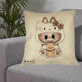 Perna Personalizata Labubu x Hello Kitty Maro-Vintage, 40x40 cm, Crem, Husa Detasabila, Perna Inclusa, BEKZ®