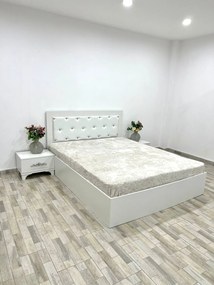 Set pat tapitat Milano, culoare alb, cu 2 noptiere Viena si saltea superortopedica lux 160 x 200 cm