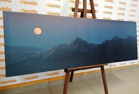 Tablou luna plină deasupra munților