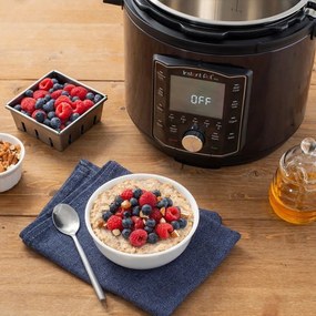 Resigilat: Multicooker Instant Pot PRO 6 112016701, 1200 W, 5,7 l, 28 de programe, 11 sisteme de siguranta, Negru