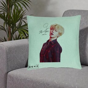 Perna Personalizata K-pop BTS Jimin Portret Artistic par Blond Autograf, 40x40 cm, Verde Menta, Husa Detasabila, Perna Inclusa, BEKZ®