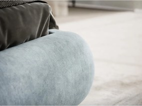 Pat matrimonial albastru deschis tapițat cu spațiu de depozitare cu somieră 160x200 cm Maumere – Maison de Rêve