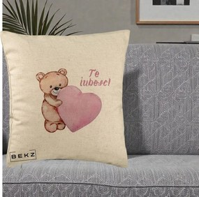 Cadou Romantic - Perna Personalizata Te Iubesc Ursulet cu Inima Roz Acuarela, 40x40 cm, Bej, Husa Detasabila, Perna Inclusa, BEKZ®