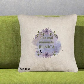 Cadou pentru Bunica - Perna Personalizata Cea Mai Minunata Bunica Flori Mov Acuarela Verde, 40x40 cm, Bej Canapea, Husa Detasabila, Perna Inclusa, BEKZ®