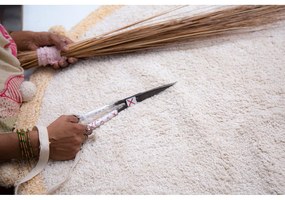 Covor pentru copii bej lavabil/țesut manual din bumbac ø120 cm Bubbly Honey – Lorena Canals