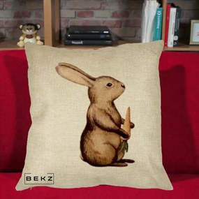 Perna Decorativa Iepuras Acuarela cu Morcov, 40x40 cm, Crem, Husa Detasabila, Perna Inclusa, BEKZ®