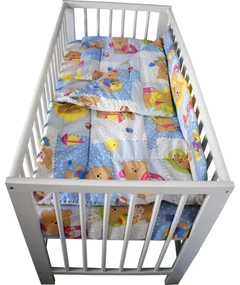 Lenjerie Patut Bebe Novokids™ din BUMBAC 100% , 3 Piese, Dimensiune Universala, PILOTA INCLUSA, Model Ursulet Palarie, Albastru