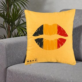 Perna Personalizata Buze Tricolor Romania, 40x40 cm, Galben, Husa Detasabila, Perna Inclusa, BEKZ®