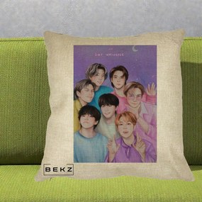 Perna Personalizata K-pop BTS Our Universe Fanart Violet Pastel, 40x40 cm, Crem, Husa Detasabila, Perna Inclusa, BEKZ®