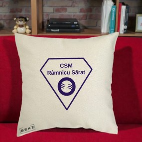 Perna Personalizata CSM Ramnicu Sarat Fotbal, 40x40 cm, Ecru, Husa Detasabila, Perna Inclusa, BEKZ®