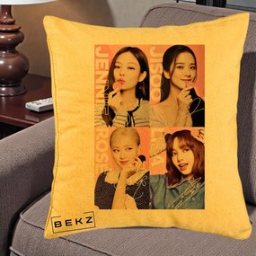 Perna Personalizata K-pop BLACKPINK Colaj 4 Portrete cu Semnature, 40x40 cm, Galben, Husa Detasabila, Perna Inclusa, BEKZ®