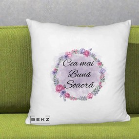 Cadou pentru Soacra - Perna Personalizata Cea mai Buna Soacra cu Coronita Flori Roz si Mov, 40x40 cm, Alb Pufos, Husa Detasabila, Perna Inclusa, BEKZ®