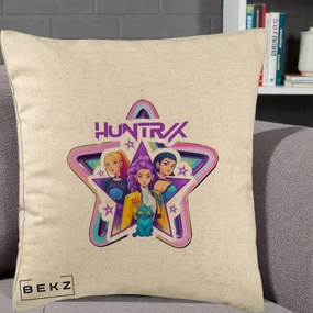 Perna Personalizata K-pop HUNTRX Trio Stea cu Pisica, 40x40 cm, Bej, Husa Detasabila, Perna Inclusa, BEKZ®