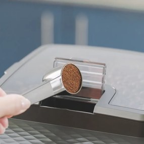 Espressor automat Philips EP3341/50 3300 LatteGo, 1500W, 15 bar, 1,8 litri, 6 bauturi, Rasnita ceramica 12 trepte, AquaClean, SilentBrew, AromaExtract, Negru