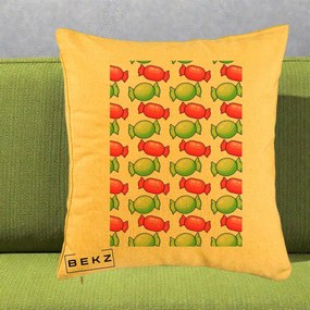 Perna Decorativa Bomboane Craciun Pattern, 40x40 cm, Galben, Husa Detasabila, Perna Inclusa, BEKZ®