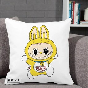 Perna Personalizata Labubu Galben Doraemon, 40x40 cm, Alba Mata, Husa Detasabila, Perna Inclusa, BEKZ®