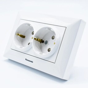 Priza dubla cu impamantare si protectie copii Arkedia Panasonic, ST, alba