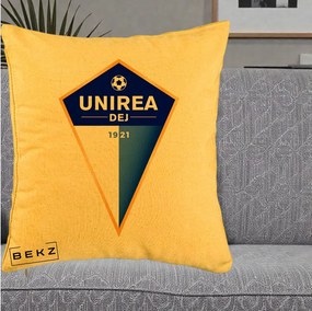 Perna Personalizata Unirea Dej 1921 Fotbal, 40x40 cm, Galben, Husa Detasabila, Perna Inclusa, BEKZ®