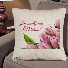 Cadou de Onomastica - Perna Personalizata La Multi Ani Maria Lalele, 40x40 cm, Bej Canapea, Husa Detasabila, Perna Inclusa, BEKZ®