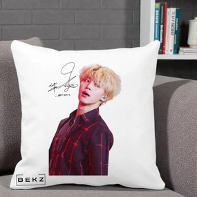Perna Personalizata K-pop BTS Jimin Portret Artistic par Blond Autograf, 40x40 cm, Alba Mata, Husa Detasabila, Perna Inclusa, BEKZ®