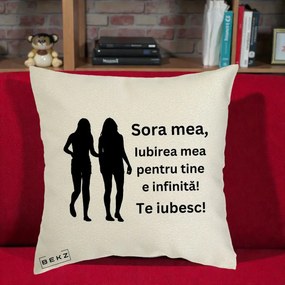 Cadou pentru Sora - Perna Personalizata Sora Mea Te Iubesc Siluete Negre Tinand Maini, 40x40 cm, Ecru, Husa Detasabila, Perna Inclusa, BEKZ®