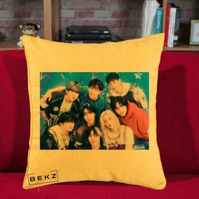 Perna Personalizata K-Pop Grup Foto Stele, 40x40 cm, Galben, Husa Detasabila, Perna Inclusa, BEKZ®