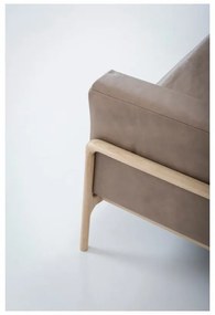 Canapea din piele bovină cu structură din lemn masiv de stejar Gazzda Fawn, 240 cm, maro deschis