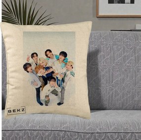 Perna Personalizata K-pop Stray Kids Foto Grup Bleu, 40x40 cm, Bej, Husa Detasabila, Perna Inclusa, BEKZ®
