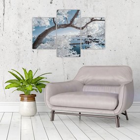 Tablou cu copac înzăpezit lângă apă (90x60 cm)