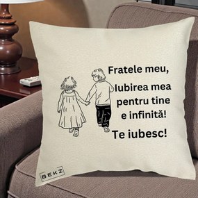 Cadou pentru Frate - Perna Personalizata Fratele Meu Te Iubesc Copii Tinand Maini Varianta 2, 40x40 cm, Ecru, Husa Detasabila, Perna Inclusa, BEKZ®