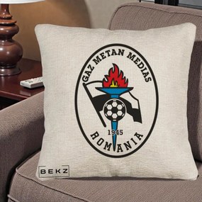 Perna Personalizata Gaz Metan Medias 1945 Fotbal, 40x40 cm, Bej Canapea, Husa Detasabila, Perna Inclusa, BEKZ®