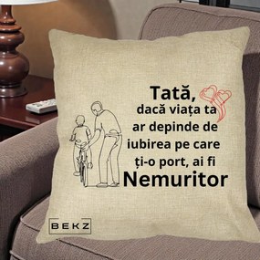 Cadou pentru Tata - Perna Personalizata Tata Nemuritor Bicicleta, 40x40 cm, Crem, Husa Detasabila, Perna Inclusa, BEKZ®