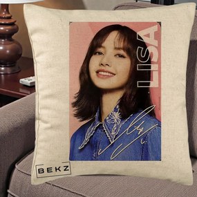 Perna Personalizata K-pop BLACKPINK Lisa cu Semnatura, 40x40 cm, Bej, Husa Detasabila, Perna Inclusa, BEKZ®