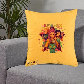 Perna Personalizata K-pop HUNTRX Trio cu Pisica Stele, 40x40 cm, Galben, Husa Detasabila, Perna Inclusa, BEKZ®