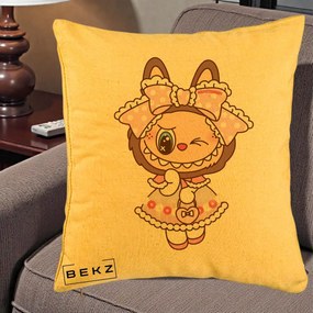 Perna Personalizata Labubu Lolita Roz cu Dantela, 40x40 cm, Galben, Husa Detasabila, Perna Inclusa, BEKZ®