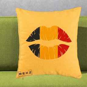 Perna Personalizata Buze Tricolor Romania, 40x40 cm, Galben, Husa Detasabila, Perna Inclusa, BEKZ®