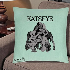 Perna Personalizata K-pop KATSEYE Foto Roz Vintage, 40x40 cm, Verde Menta, Husa Detasabila, Perna Inclusa, BEKZ®