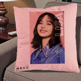 Perna Personalizata K-pop BLACKPINK Lisa cu Semnatura, 40x40 cm, Roz, Husa Detasabila, Perna Inclusa, BEKZ®