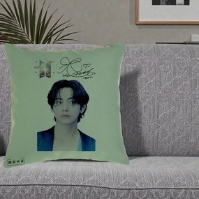 Perna Personalizata K-pop BTS V Taehyung Portret cu Autograf, 40x40 cm, Verde, Husa Detasabila, Perna Inclusa, BEKZ®