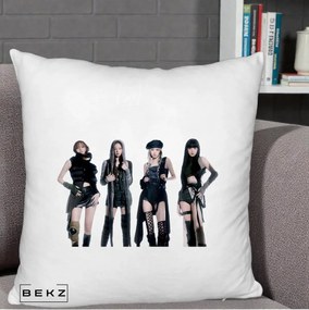 Perna Personalizata K-pop BLACKPINK Tinute Negre Elegante Grup, 40x40 cm, Alb Pufos, Husa Detasabila, Perna Inclusa, BEKZ®