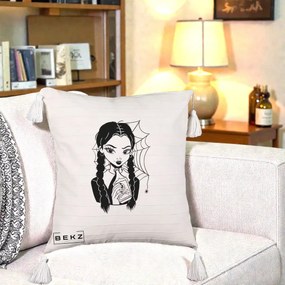 Perna Personalizata Wednesday cu Panza de Paianjen, 40x40 cm, Bej cu Franjuri, Husa Detasabila, Perna Inclusa, BEKZ®