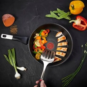 La mâna a doua: Tiga Tefal G2550572, 26 cm, Thermo-Spot, acoperire antiaderentă din titan X6, pentru plite cu inducție, negru