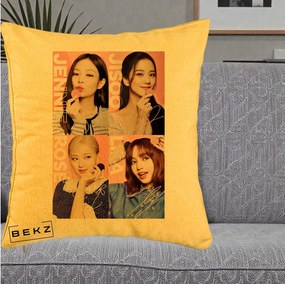 Perna Personalizata K-pop BLACKPINK Colaj 4 Portrete cu Semnature, 40x40 cm, Galben, Husa Detasabila, Perna Inclusa, BEKZ®