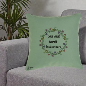 Cadou pentru Invatatoare - Perna Personalizata Cea mai Buna Invatatore cu Coronita Florala Colorata, 40x40 cm, Verde, Husa Detasabila, Perna Inclusa, BEKZ®