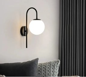 Aplica Model W130 – Metal și abajur de sticlă, soclu E27, finisaj negru